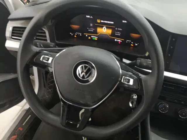 Volkswagen Lavida — Фото автомобиля 15