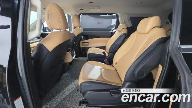 Kia Carnival Generation 4 — Фото автомобиля 22