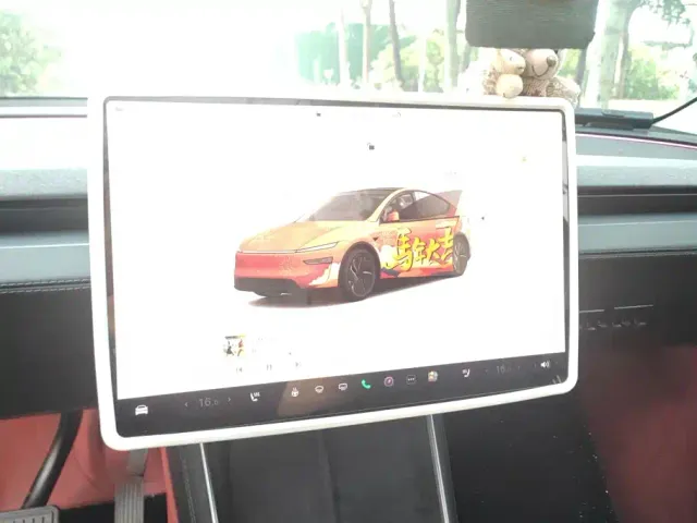 Tesla Model Y — Фото автомобиля 14