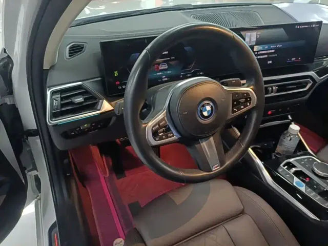 BMW i3 — Фото автомобиля 10