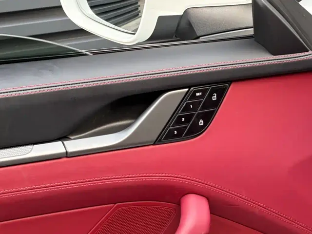 Porsche 911 — Фото автомобиля 24