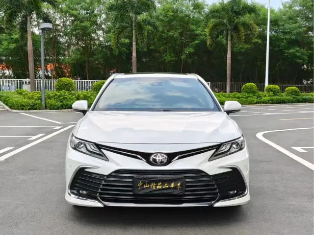Toyota Camry — Фото автомобиля 2