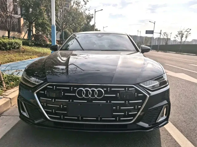 Audi A7L — Фото автомобиля 2