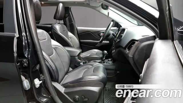 Jeep Cherokee Cherokee(KL) — Фото автомобиля 11