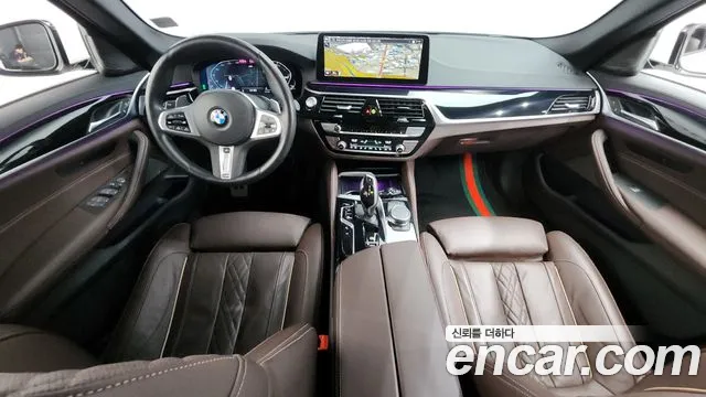 BMW 5-Series 5 серия (G30) 530i xDrive M Sport — Фото автомобиля 7