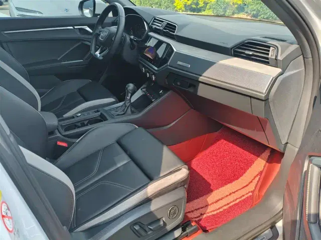 Audi Q3 — Фото автомобиля 10