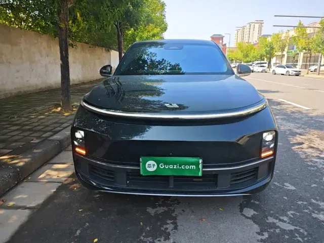 Li Auto L8 — Фото автомобиля 2