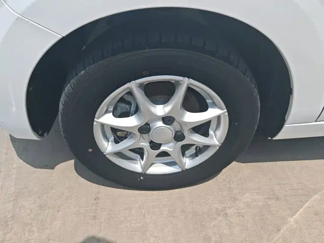 Roewe Clever — Фото автомобиля 10