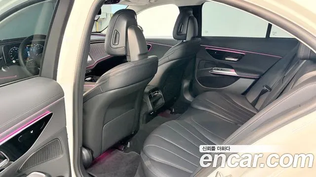 Mercedes-Benz E-Class — Фото автомобиля 12