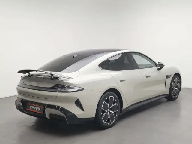 Xiaomi SU7 — Фото автомобиля 2