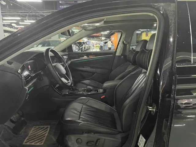 Volkswagen Passat — Фото автомобиля 8