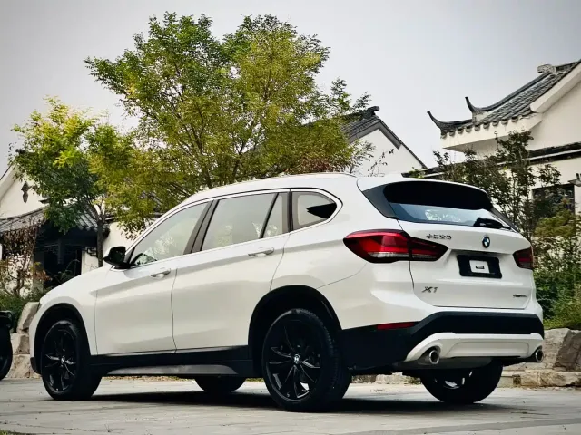BMW X1 — Фото автомобиля 4