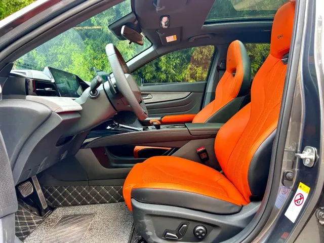 Changan Changan UNI-V 2025 2.0T Sport Version — Фото автомобиля 9