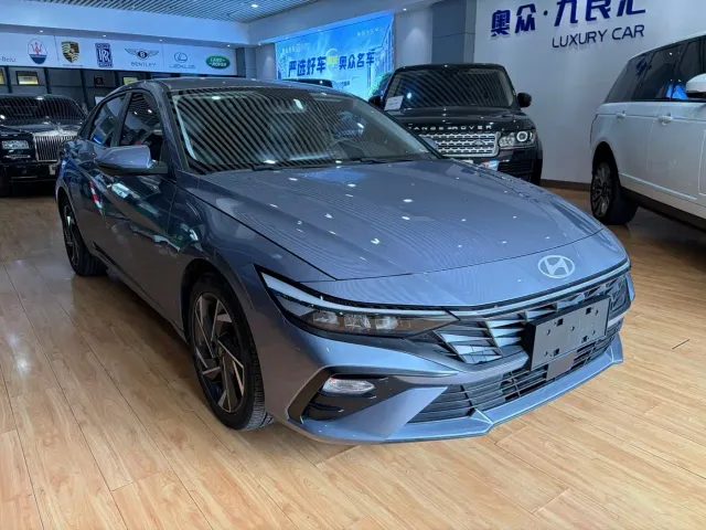 Hyundai Elantra — Фото автомобиля 3