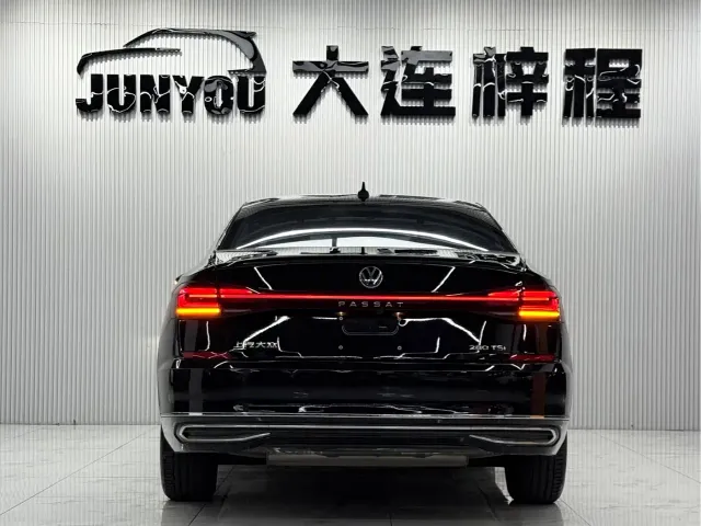 Volkswagen Passat — Фото автомобиля 5