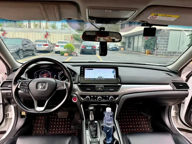 Honda Accord — Фото автомобиля 5
