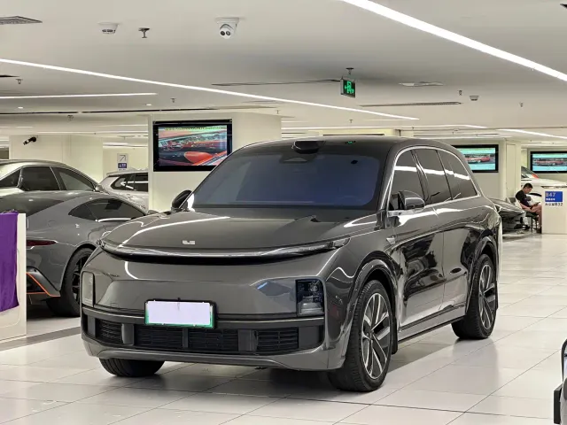Фотография автомобиля — Li Auto L8