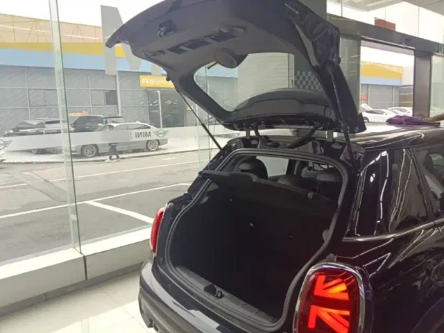 MINI Hatch — Фото автомобиля 18