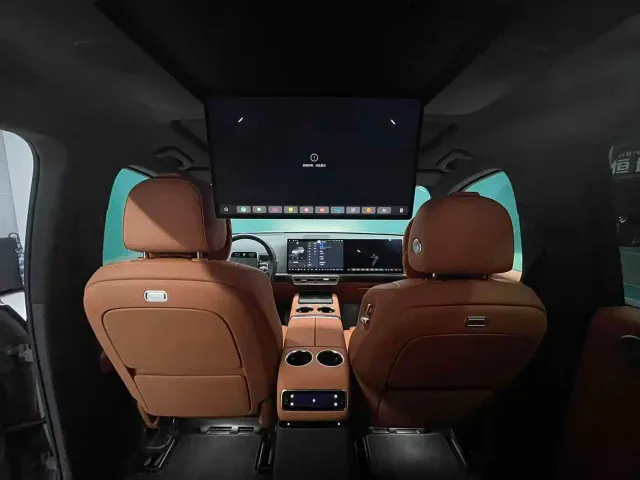 Li Auto L9 — Фото автомобиля 4