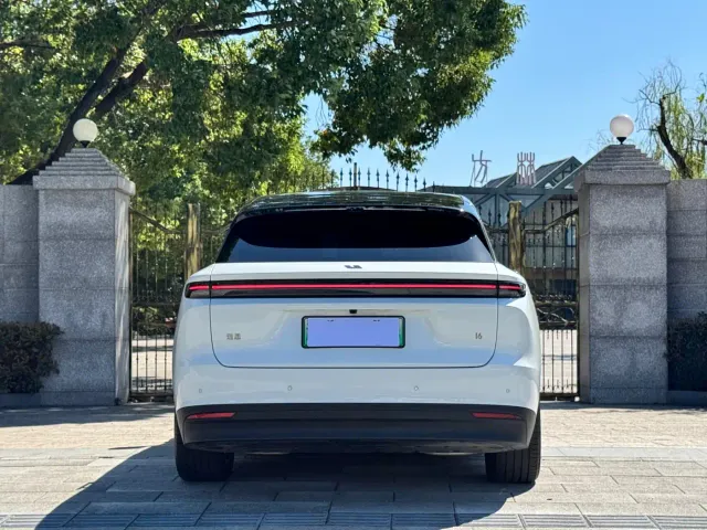 Li Auto i6 — Фото автомобиля 5