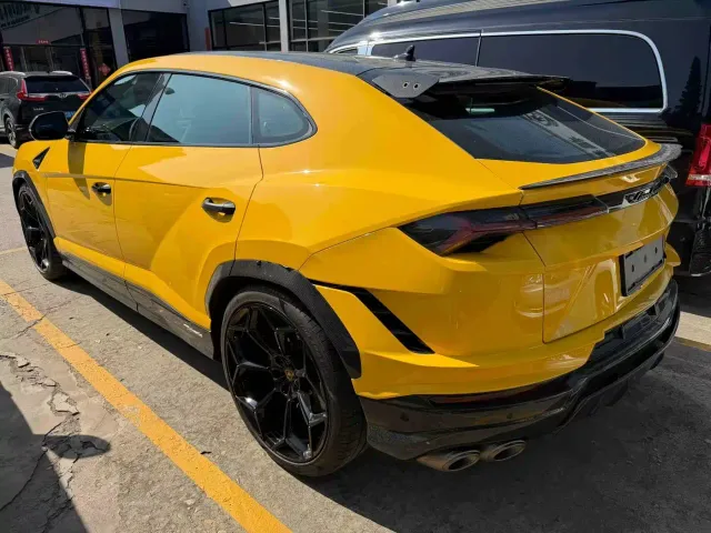 Lamborghini Urus — Фото автомобиля 4