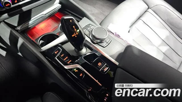 BMW 5 Series G30 — Фото автомобиля 12