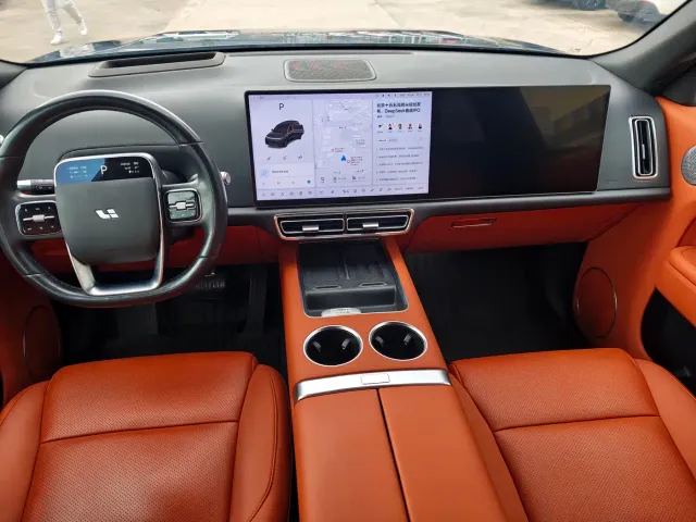 Li Auto L8 — Фото автомобиля 5