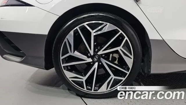 Hyundai Ioniq6 — Фото автомобиля 5
