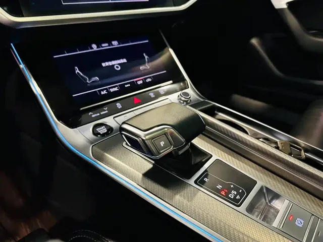 Audi A6L — Фото автомобиля 11