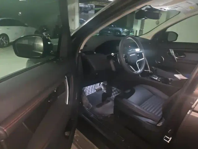 Land Rover Discovery Sport — Фото автомобиля 12