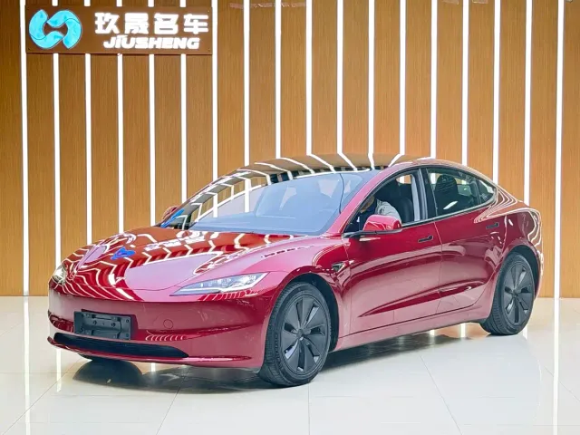 Фотография автомобиля — Tesla Model 3