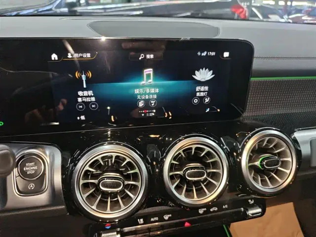 Mercedes-Benz GLB-Class — Фото автомобиля 12