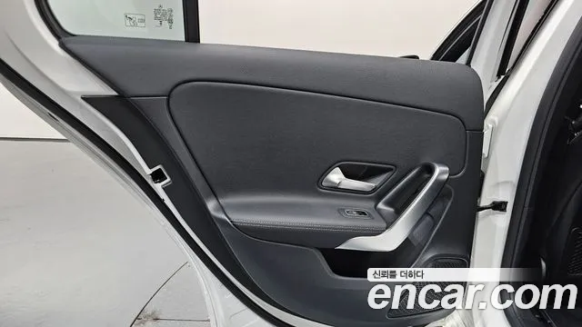 Mercedes-Benz A-Class — Фото автомобиля 25