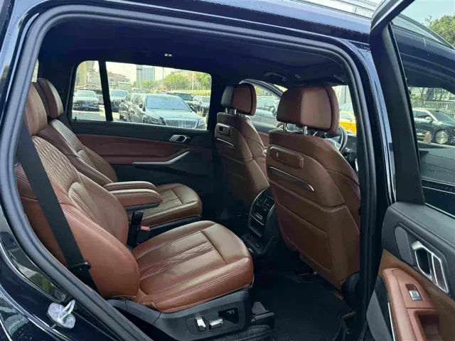 BMW X7 — Фото автомобиля 12
