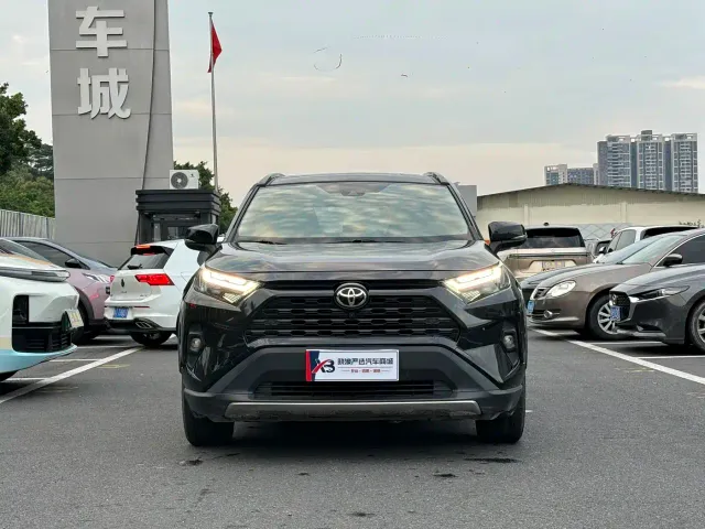 Toyota RAV4 — Фото автомобиля 7
