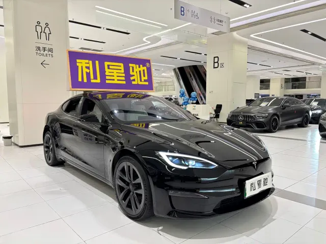 Tesla Model S — Фото автомобиля 2