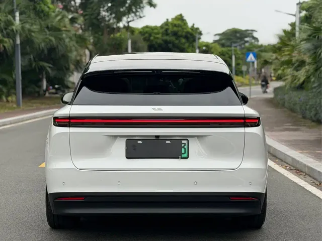Li Auto i6 — Фото автомобиля 14