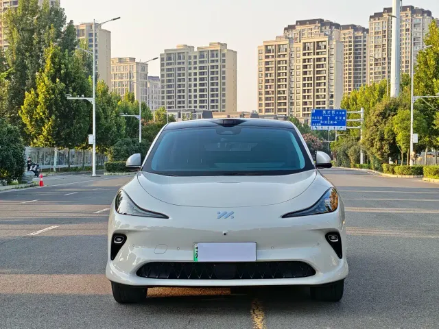 IM Motors LS6 — Фото автомобиля 2