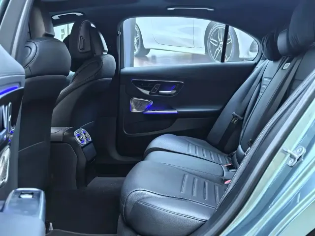 Mercedes-Benz C-Class — Фото автомобиля 18