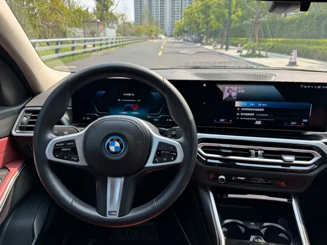 BMW i3 — Фото автомобиля 18