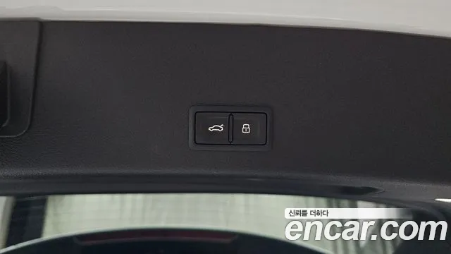 Audi e-tron — Фото автомобиля 22