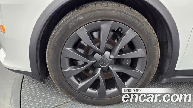 Tesla Model X — Фото автомобиля 5