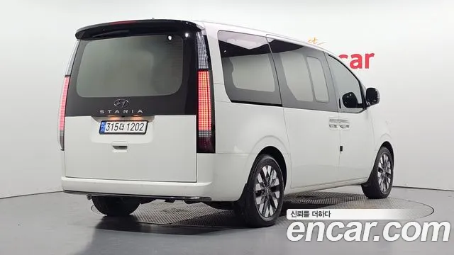 Hyundai Staria — Фото автомобиля 2