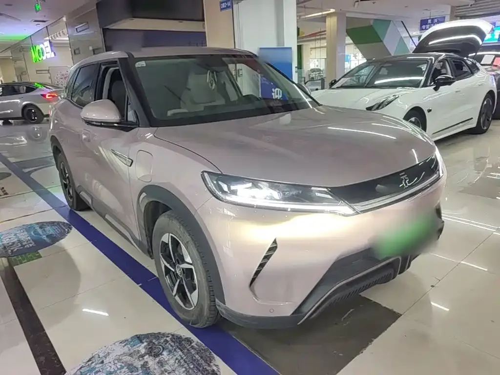 BYD Yuan UP 2024 401KM Leading Edition — Фото автомобиля 3