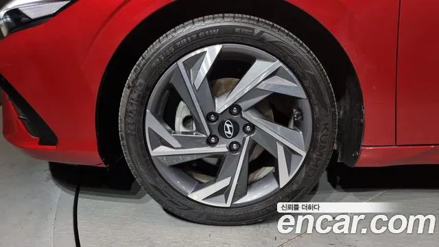 Hyundai Avante CN7 — Фото автомобиля 5