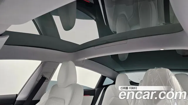 Tesla Model 3 — Фото автомобиля 18