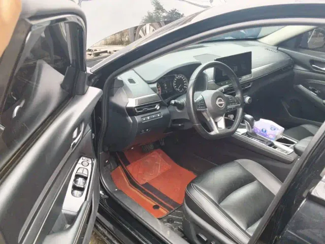 Nissan Teana — Фото автомобиля 13