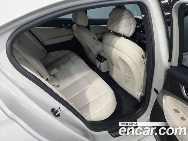 Genesis G70 Новый G70 Бензин 2.5T 2WD — Фото автомобиля 19