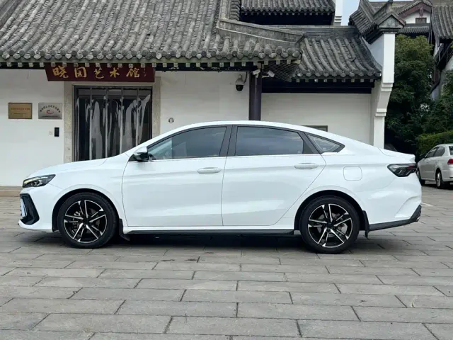 Geely Binrui — Фото автомобиля 7
