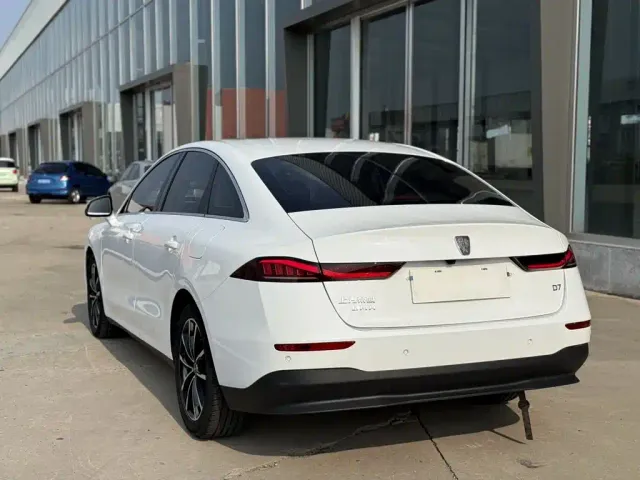 Roewe D7 — Фото автомобиля 5